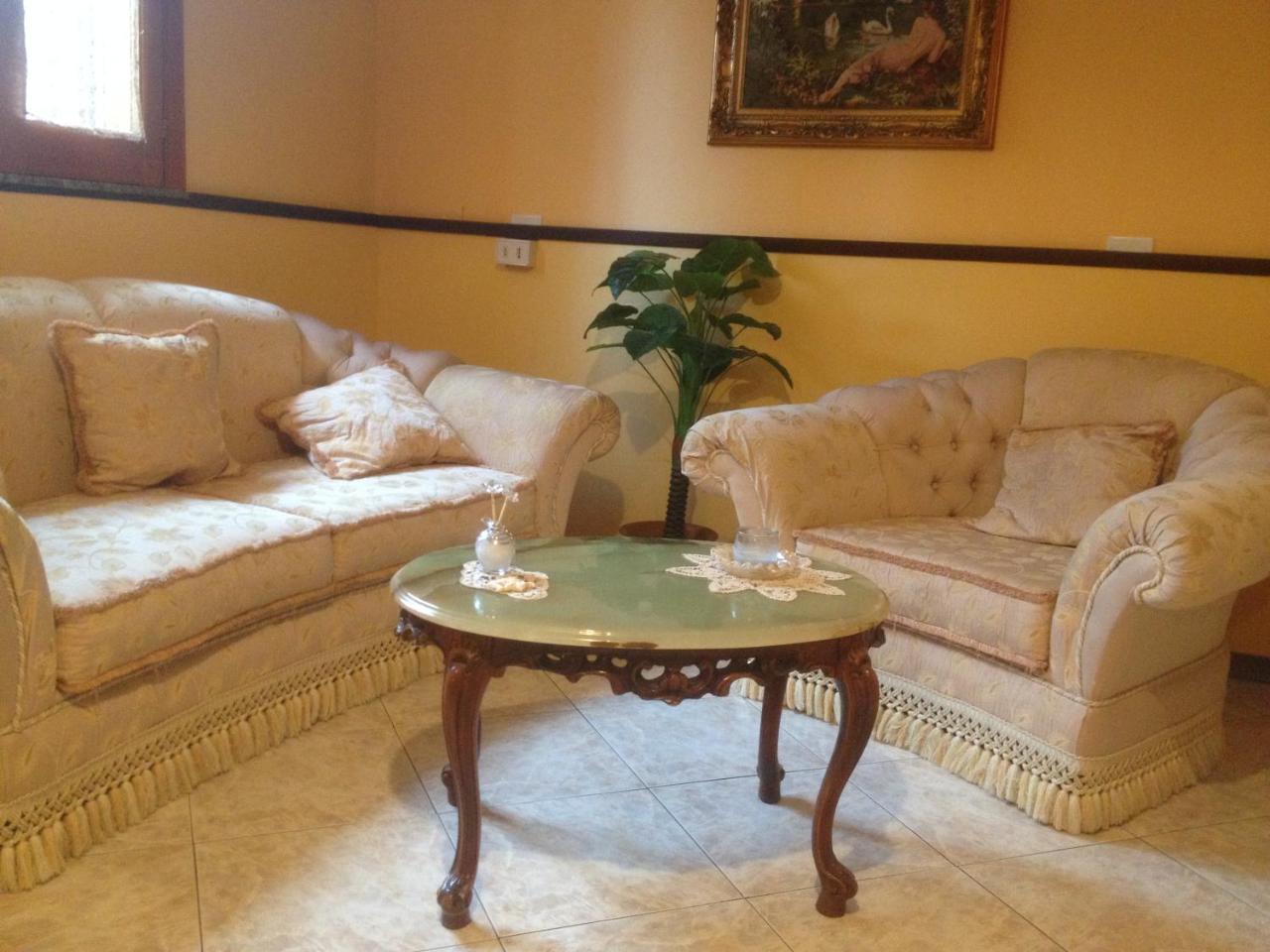 Il B&B Maison Graziella Viagrande Eksteriør billede